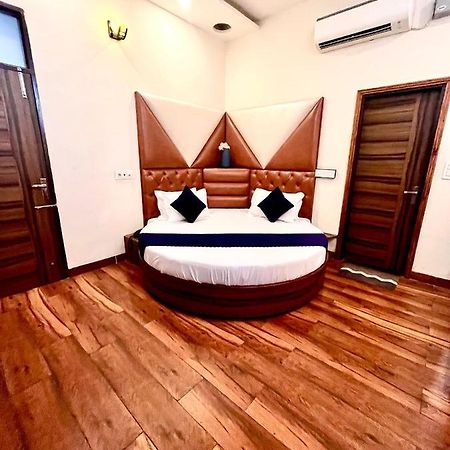 Hotel Woodcrest Zirakpur - Best Family Hotel By - A Unit Of Sidham Group 外观 照片