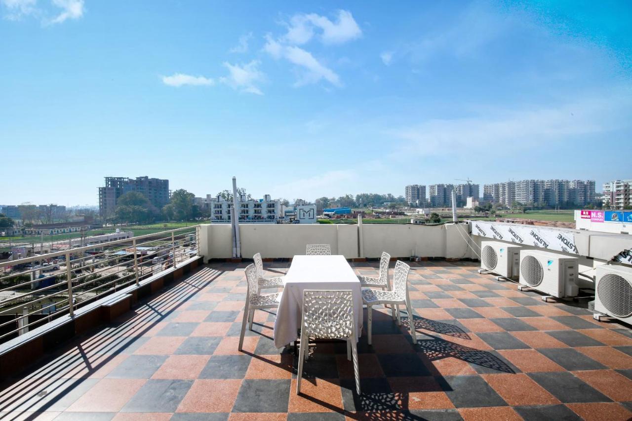 Hotel Woodcrest Zirakpur - Best Family Hotel By - A Unit Of Sidham Group 外观 照片