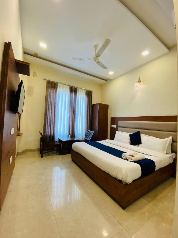 Hotel Woodcrest Zirakpur - Best Family Hotel By - A Unit Of Sidham Group 外观 照片