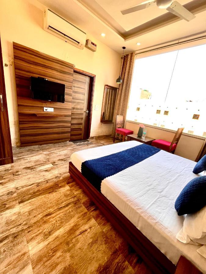 Hotel Woodcrest Zirakpur - Best Family Hotel By - A Unit Of Sidham Group 外观 照片