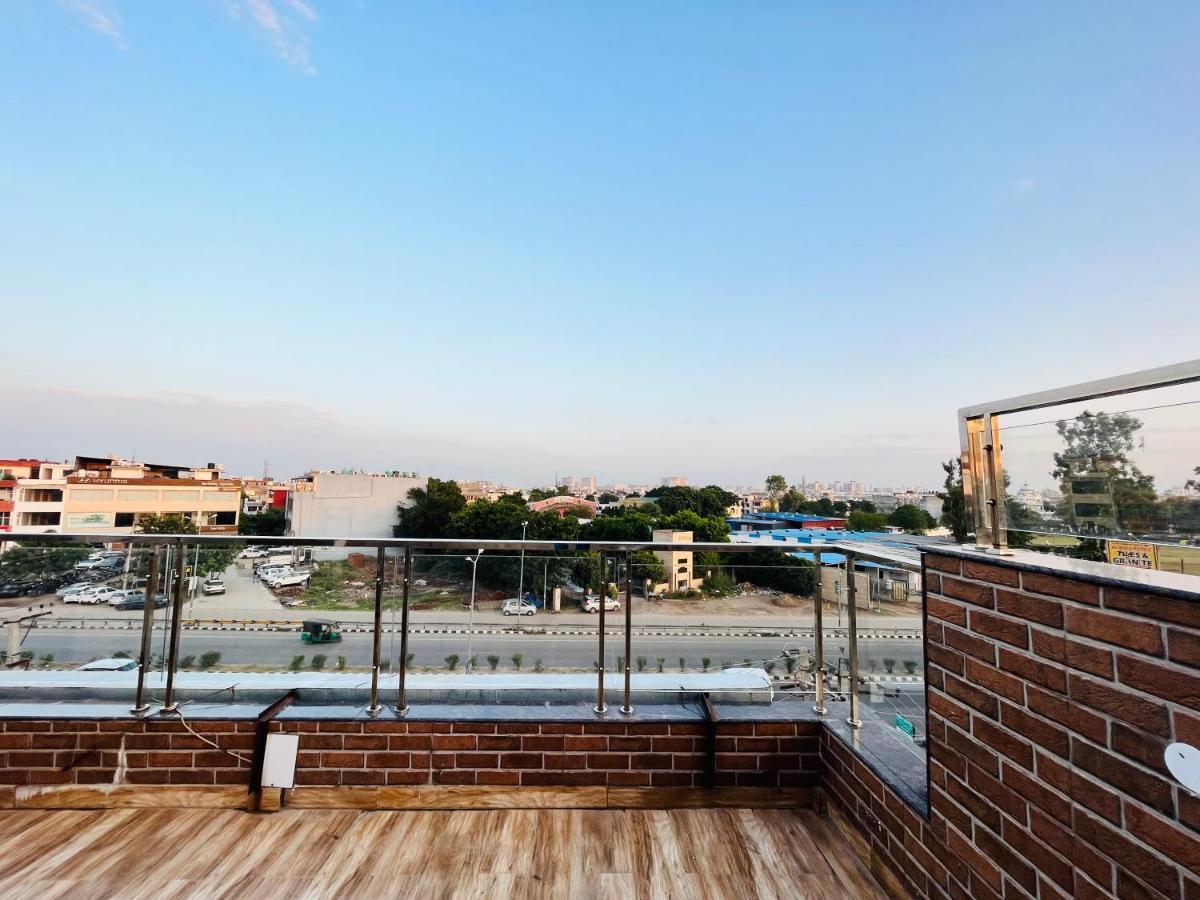 Hotel Woodcrest Zirakpur - Best Family Hotel By - A Unit Of Sidham Group 外观 照片