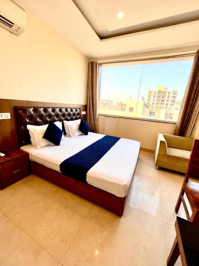 Hotel Woodcrest Zirakpur - Best Family Hotel By - A Unit Of Sidham Group 外观 照片