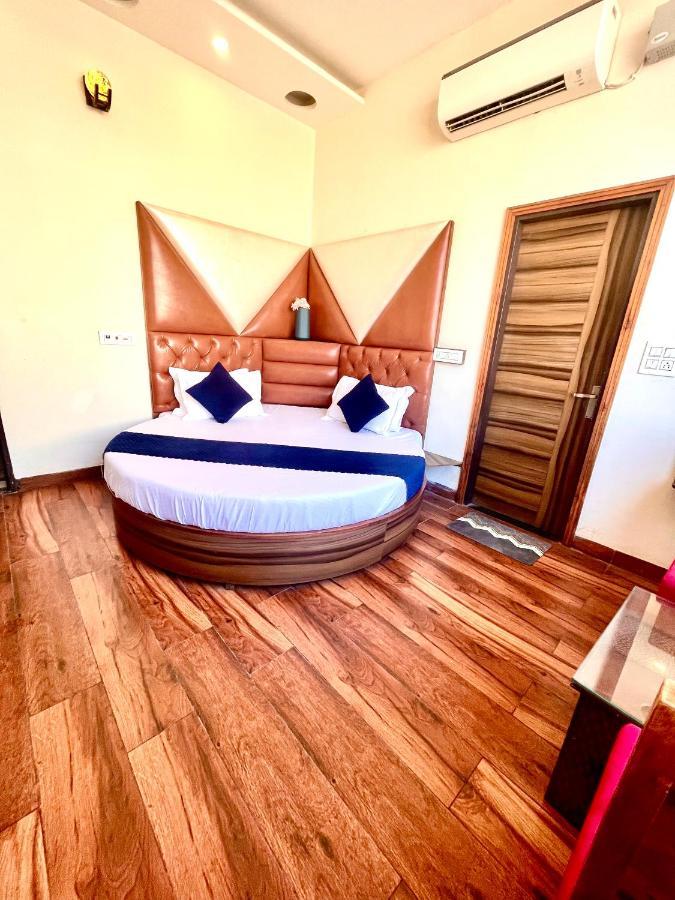 Hotel Woodcrest Zirakpur - Best Family Hotel By - A Unit Of Sidham Group 外观 照片