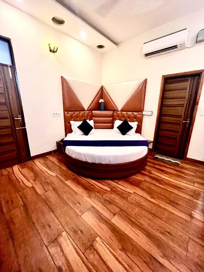 Hotel Woodcrest Zirakpur - Best Family Hotel By - A Unit Of Sidham Group 外观 照片