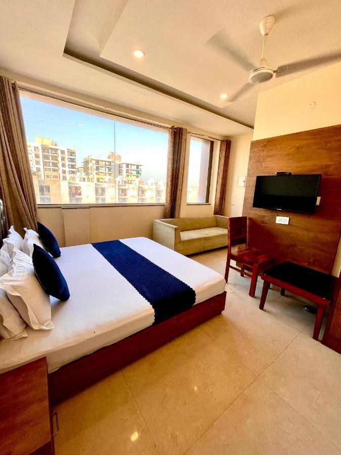 Hotel Woodcrest Zirakpur - Best Family Hotel By - A Unit Of Sidham Group 外观 照片