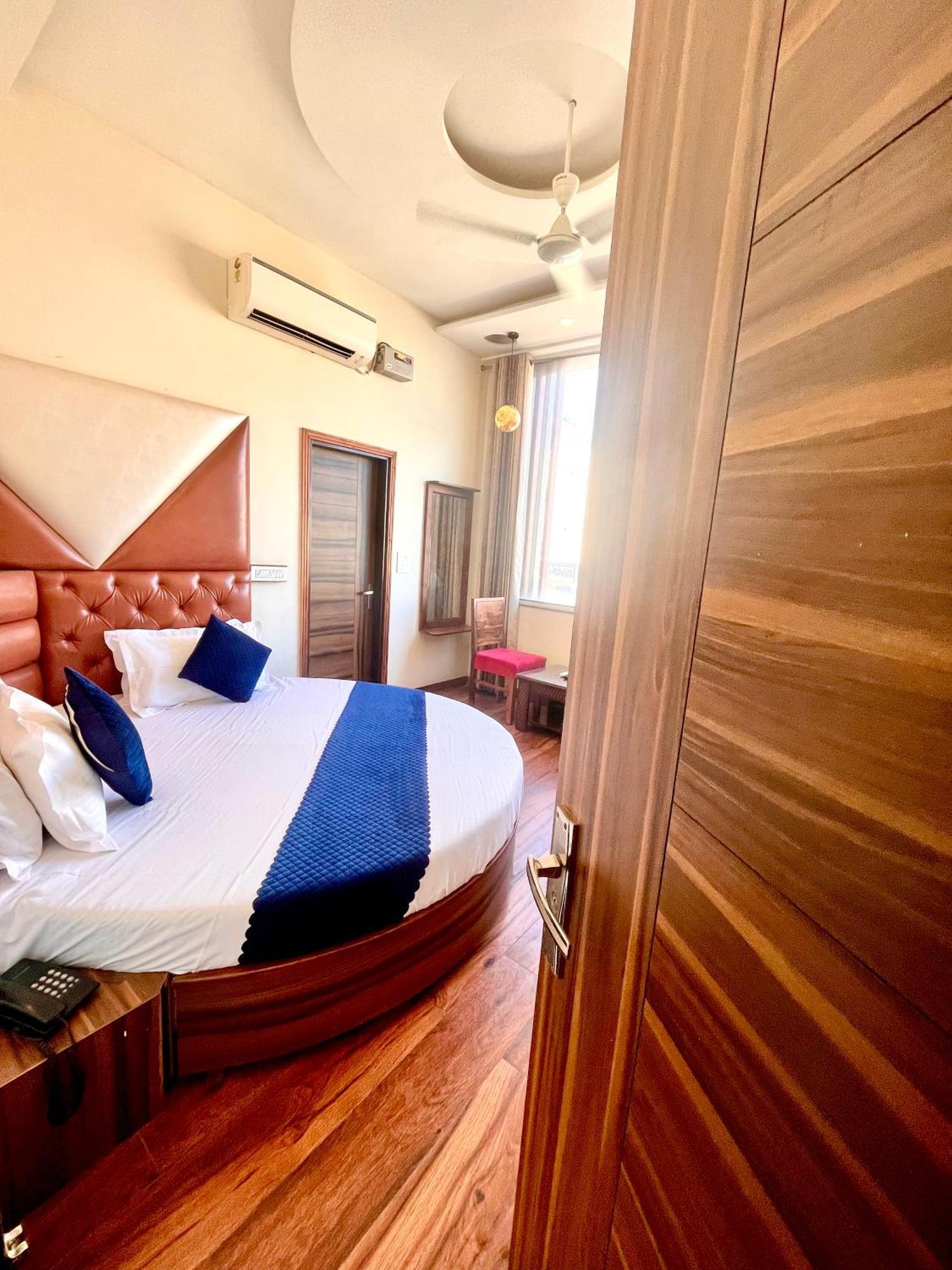 Hotel Woodcrest Zirakpur - Best Family Hotel By - A Unit Of Sidham Group 外观 照片