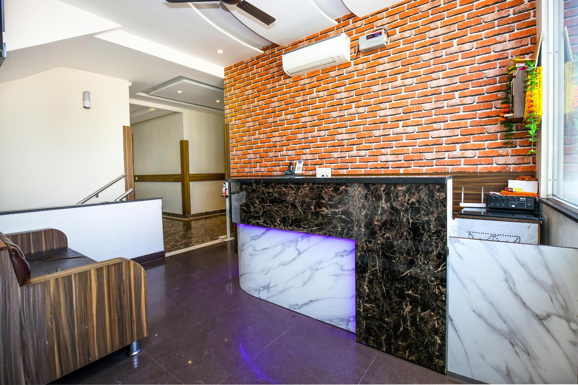 Hotel Woodcrest Zirakpur - Best Family Hotel By - A Unit Of Sidham Group 外观 照片